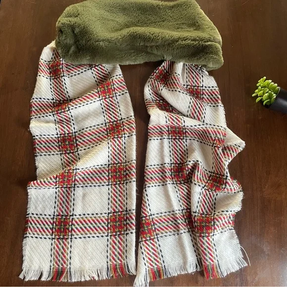 ANTHROPOLOGIE Olive Faux Fur Northbound Long Plaid Scarf - Picture 2 of 7